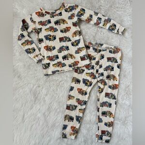GAP Cream Organic Pajama Set with Multicolored Trucks
